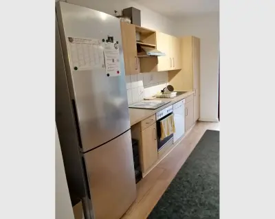 Ferienhaus Adendorf: Küche mit Kühlschrank 0004c.webp